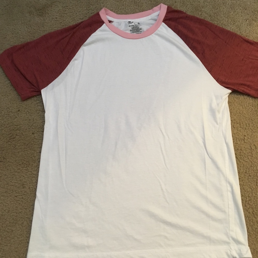 Arizona Jeans hazy red and white t-shirt